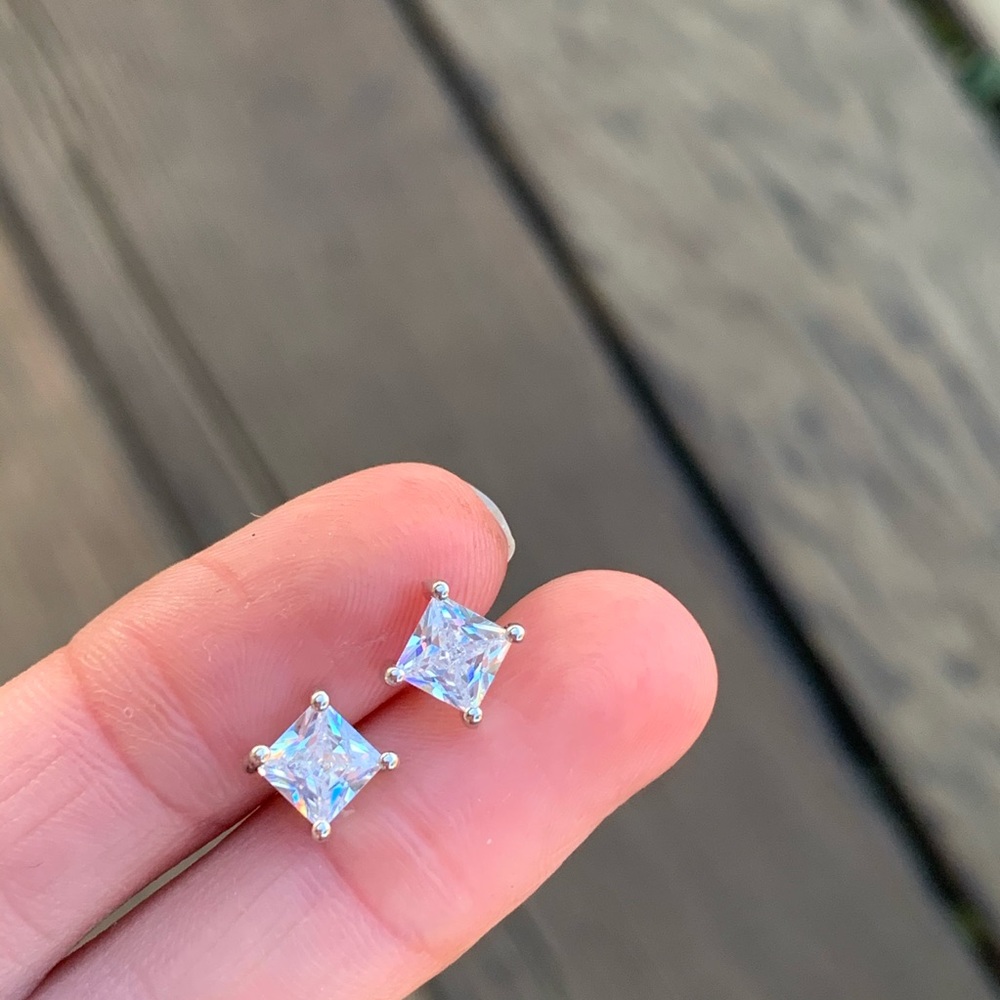 Cubic Zirconia ♡ Stud Earrings - Picture 5 of 8